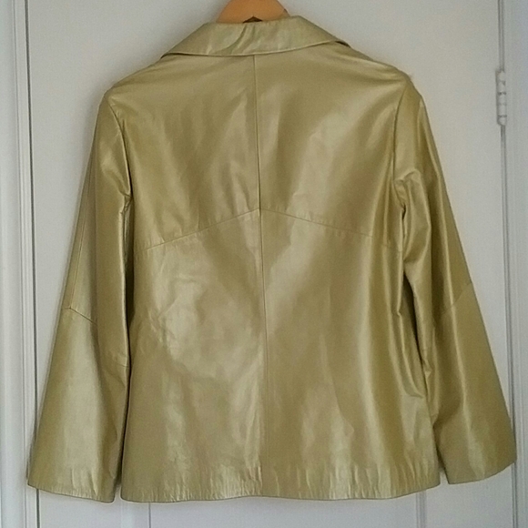 HOST PICK❤ LAUREL BY ESCADA - luxe soft pearly lime lamb jack - Picture 2 of 5